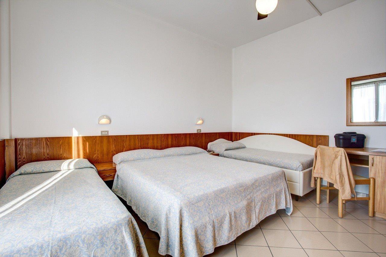 Hotel Lungomare Cervia Bagian luar foto