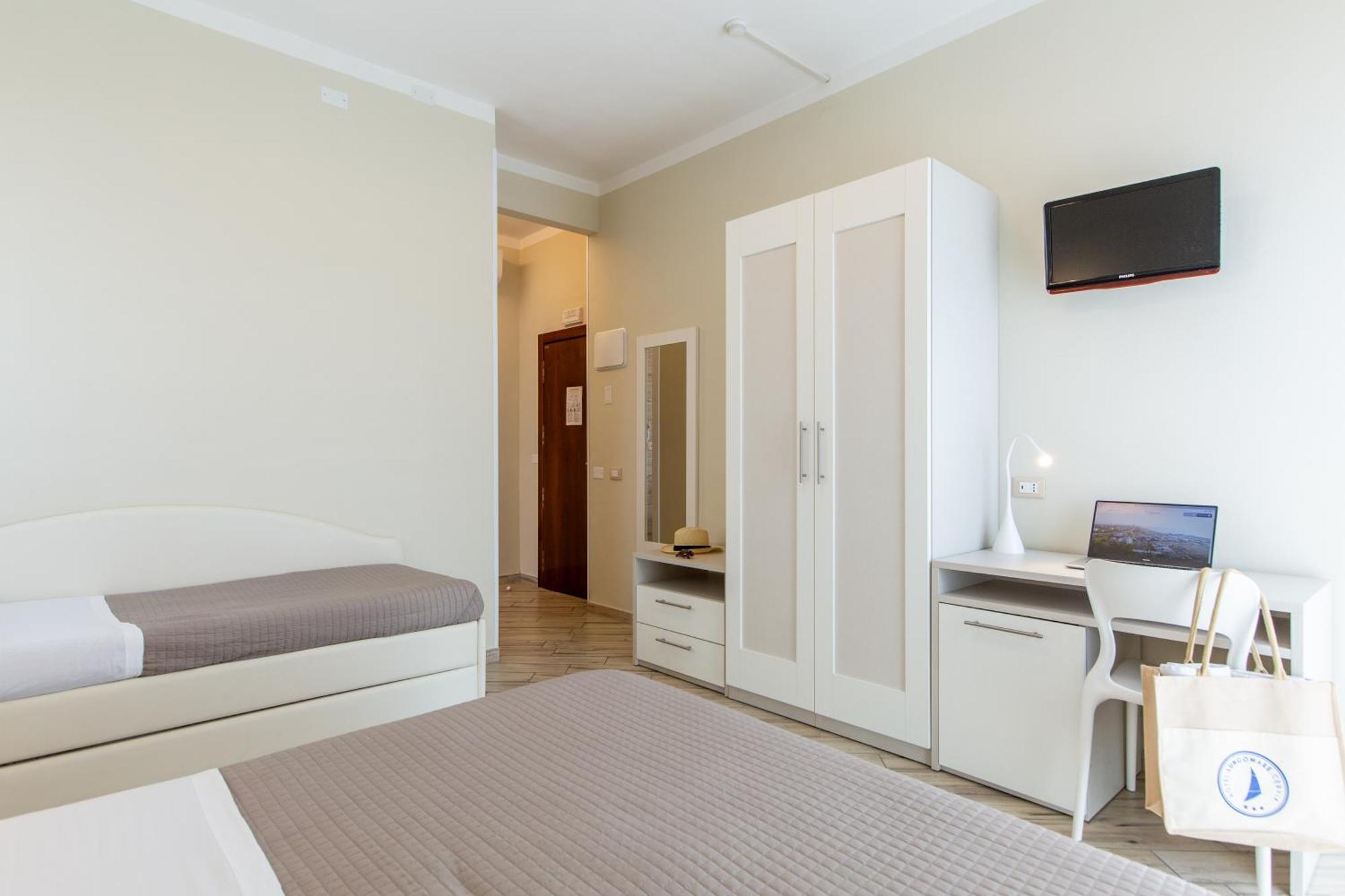 Hotel Lungomare Cervia Bagian luar foto