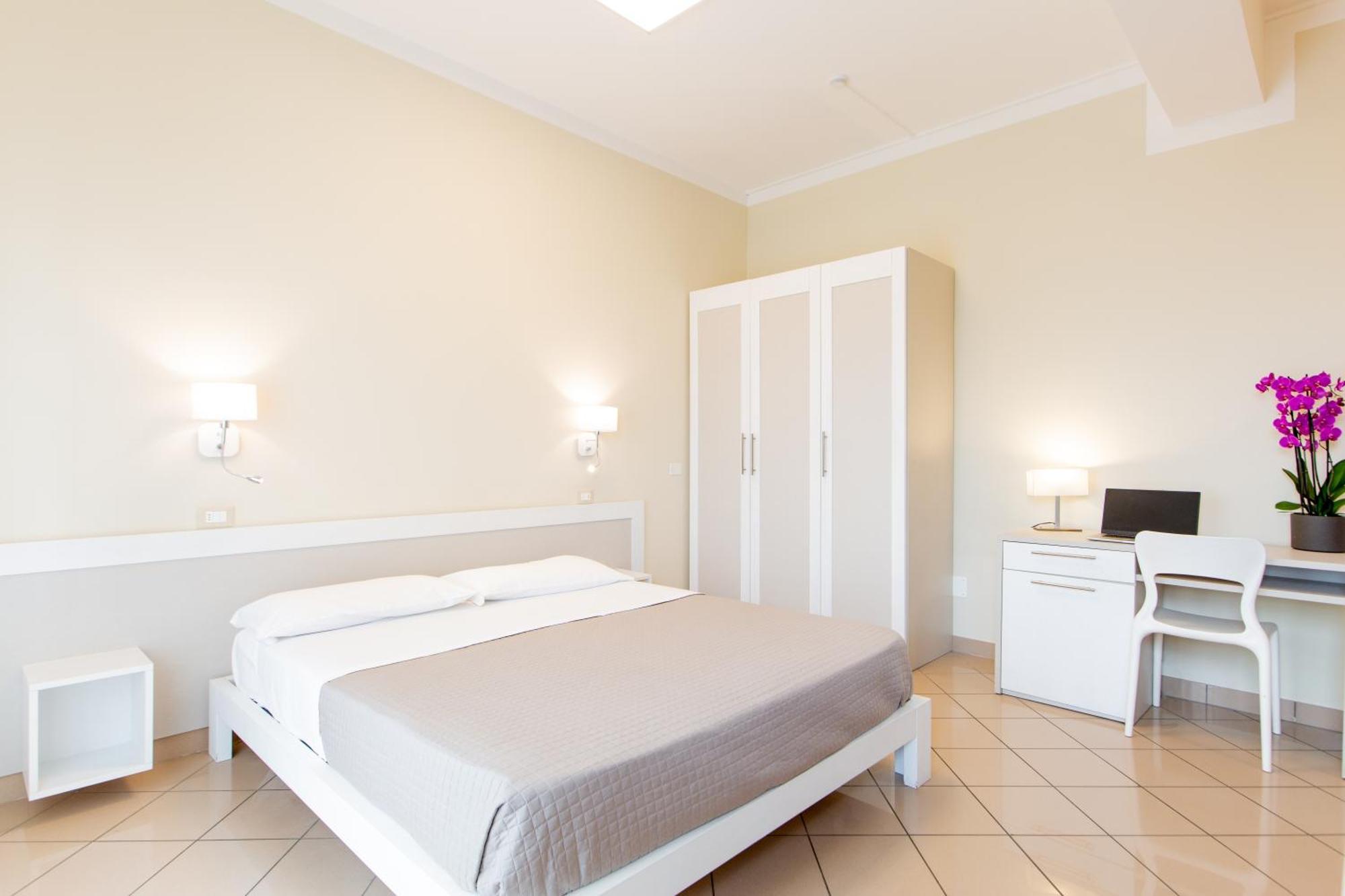 Hotel Lungomare Cervia Bagian luar foto